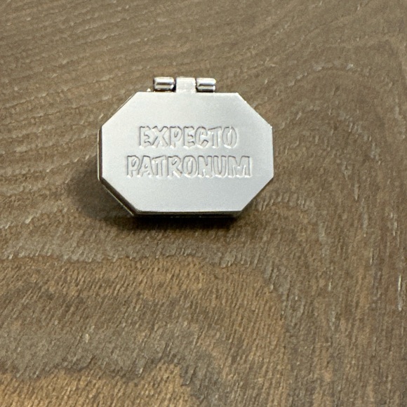 Hermione‎ Patronus Expecto Patronum Harry Potter Enamel Pin Box Lunch Exclusive - Picture 2 of 6